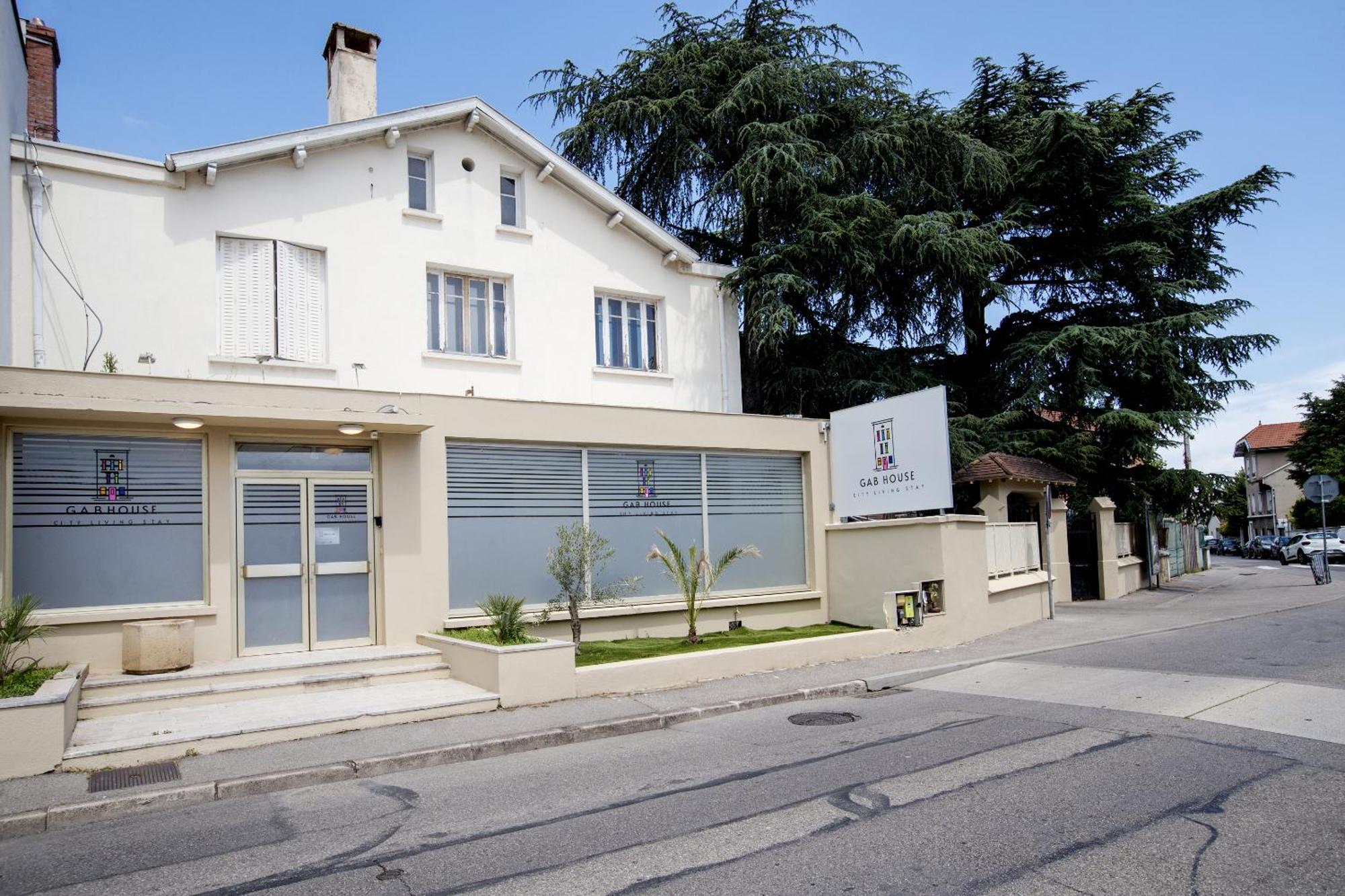 Gab House Hotel Bron Exterior foto